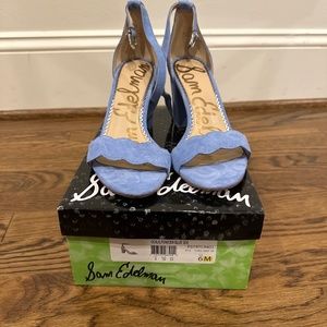New in box Sam Edelman blue suede heels